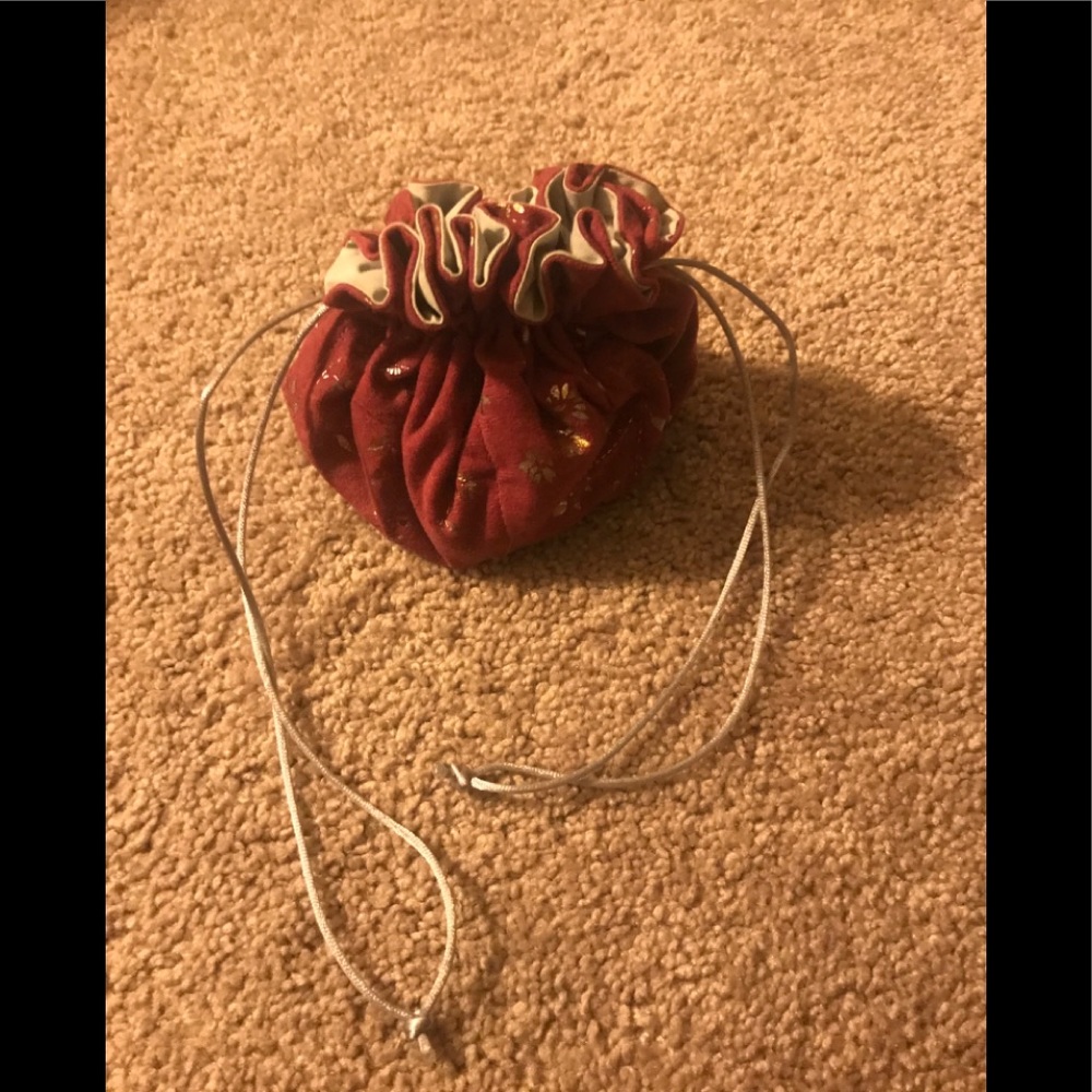 Vtg Jewelry pouch maroon with light gray flowers